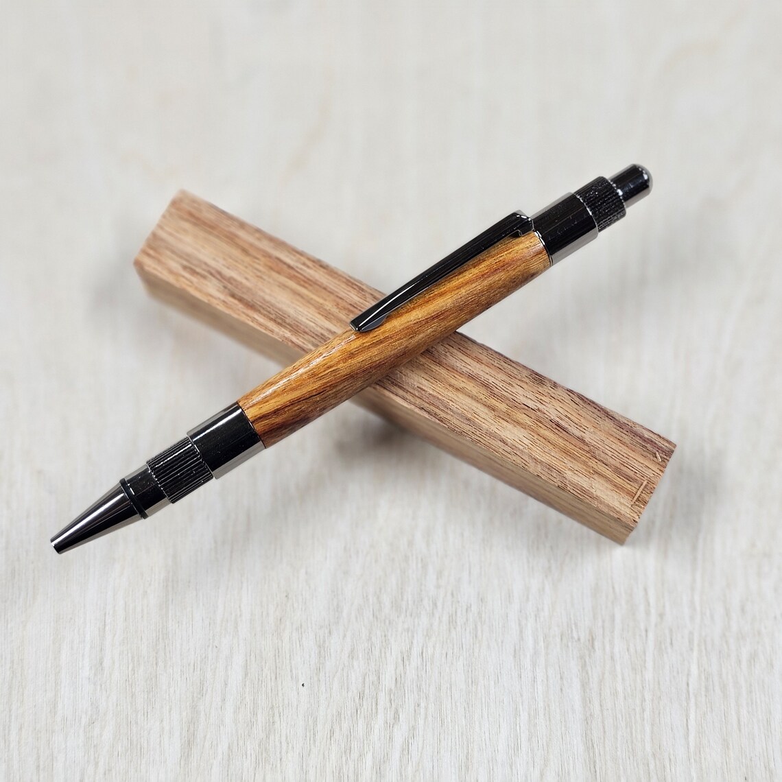 Modern Click Pen